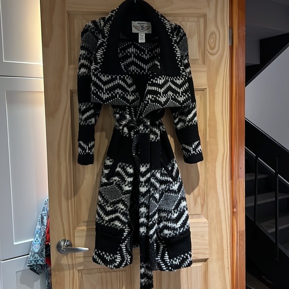 Beautiful Diesel sweater - Picture 2 of 2